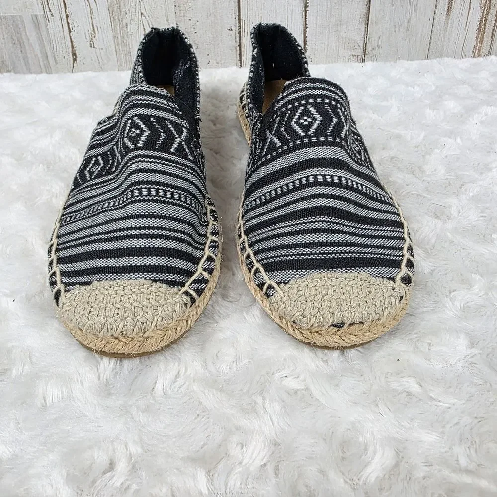Minnetonka Black and Cream Espadrilles Size 5